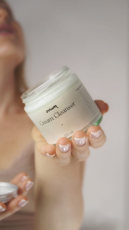 ovium cream cleanser 1.jpeg